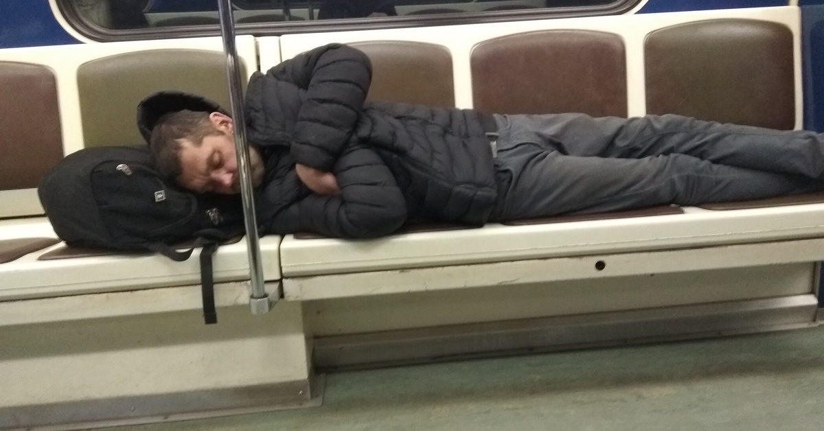 Old man Sleep in Metro. Приснилось метро.