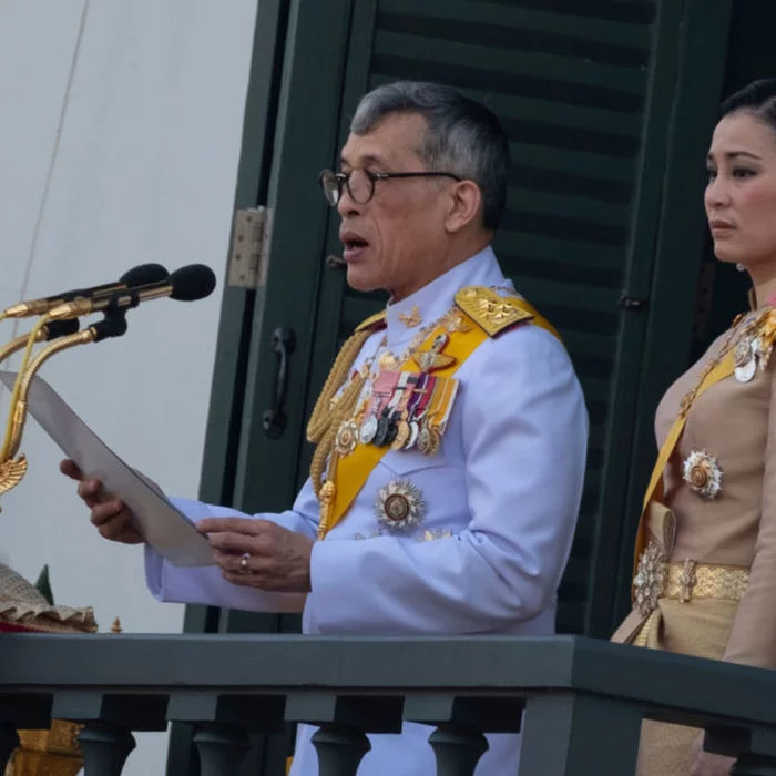 The King of Thailand isolated himself abroad with a dozen mistresses - Coronavirus, Self-isolation, King, Mistress, news