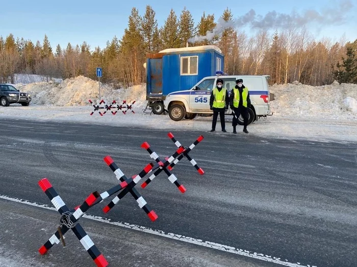 Now no one goes anywhere - Spring, Road, Unbridled fun, Olenegorsk