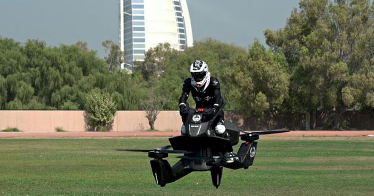 Летающий мотоцикл. Летающий мотоцикл Hoverbike s3. Полиция Дубая летающий мотоцикл. Ховербайк Hoversurf Scorpion-3.