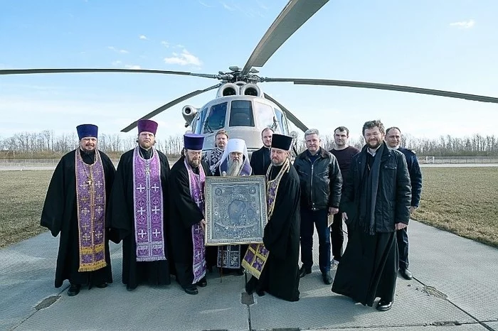 Metropolitan Barsanuphius flew over St. Petersburg with prayers for deliverance from coronavirus - ROC, Helicopter, Rave, Coronavirus, Saint Petersburg