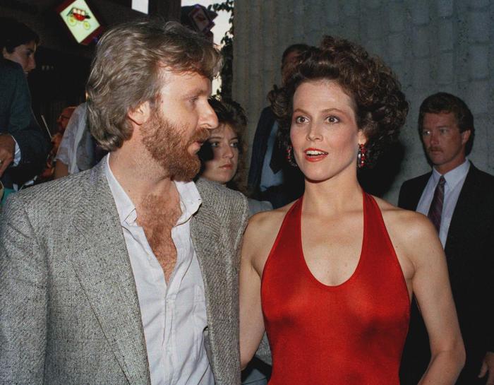 James Cameron and Sigourney Weaver at the premiere of Aliens 1986 - Strangers, James Cameron, Sigourney Weaver, Premiere, Alien movie