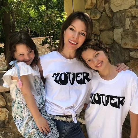 Milla Jovovich's daughter learned Russian and wrote a fairy tale - Milla Jovovich, Daughter, Russian language, Story, Video, Vertical video, Ever Anderson