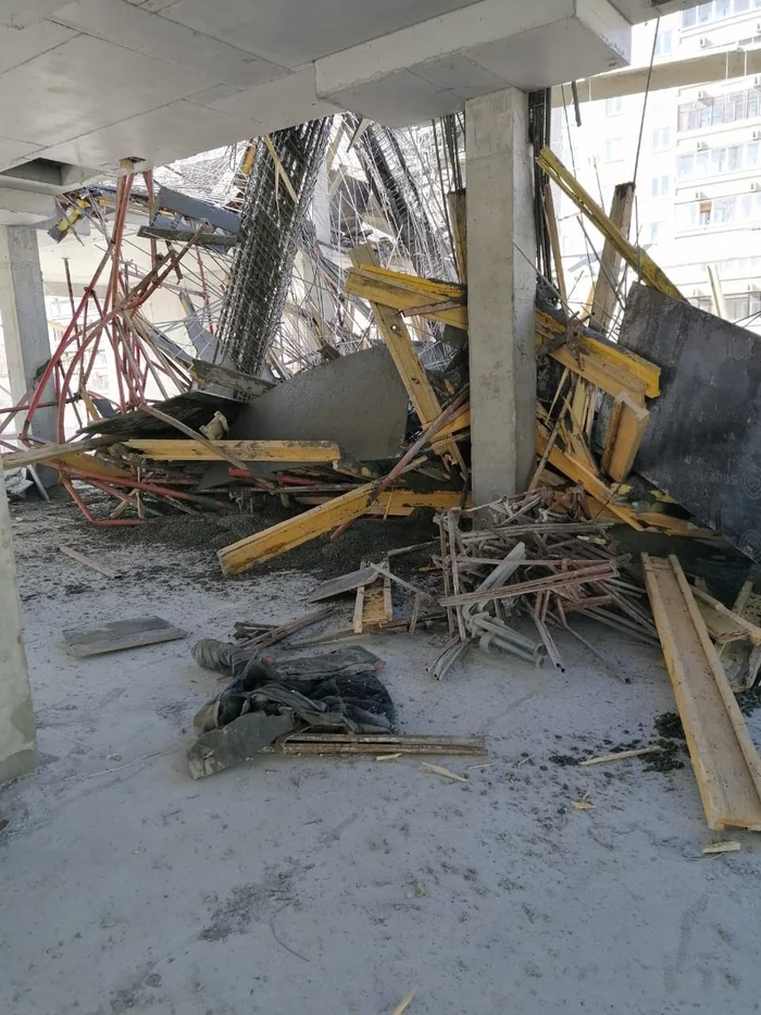 A school collapsed during construction in Yekaterinburg - Building, Collapse, Yekaterinburg, Longpost, Negative