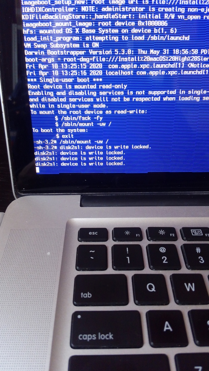 MacBook не загружает ничего...