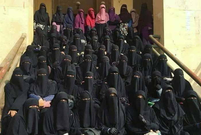 How pretty is that one on the far left in the second row! - Veil, Women, Muslims