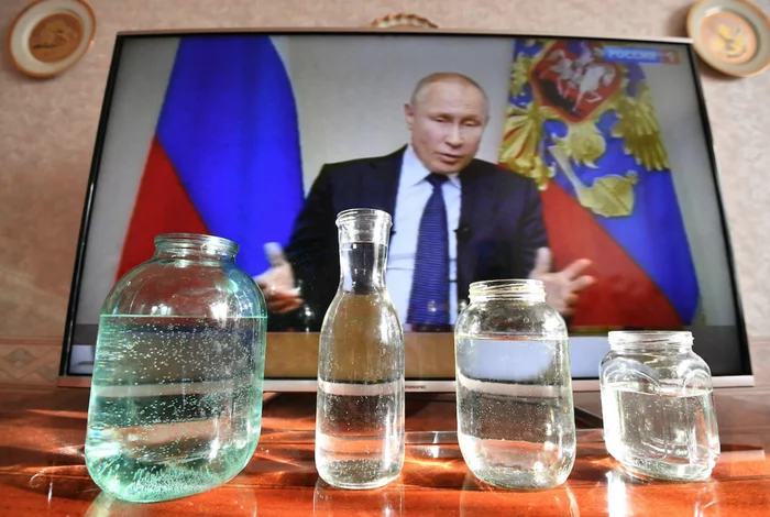 Oldfags will understand - Vladimir Putin, Water, TV set, Quarantine