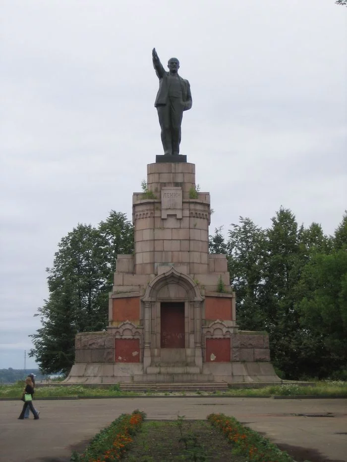 Новорусский стиль и Ленин - Ленин, Романовы, Памятник, Кострома, Длиннопост