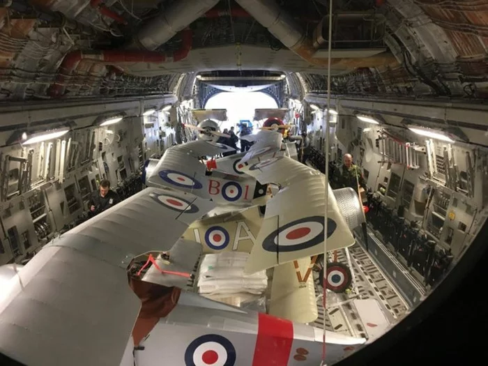 Airplanes in an airplane - Aviation, Airplane