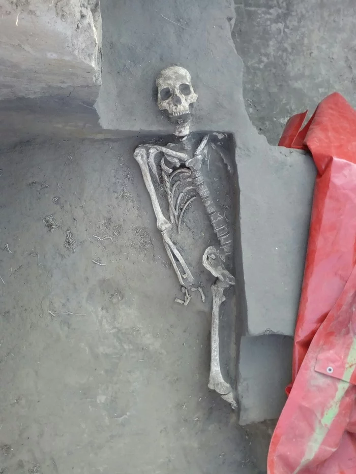 Six nights alone next to four skeletons - My, Archeology, Expedition, Travels, Adventures, Mystic, Cemetery, Story, Longpost