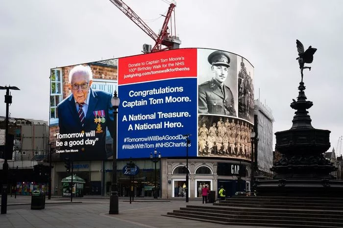 World War II veteran Captain Tom Moore celebrates his centenary today - Great Britain, Grandfather, Donut, GIF, Longpost, 