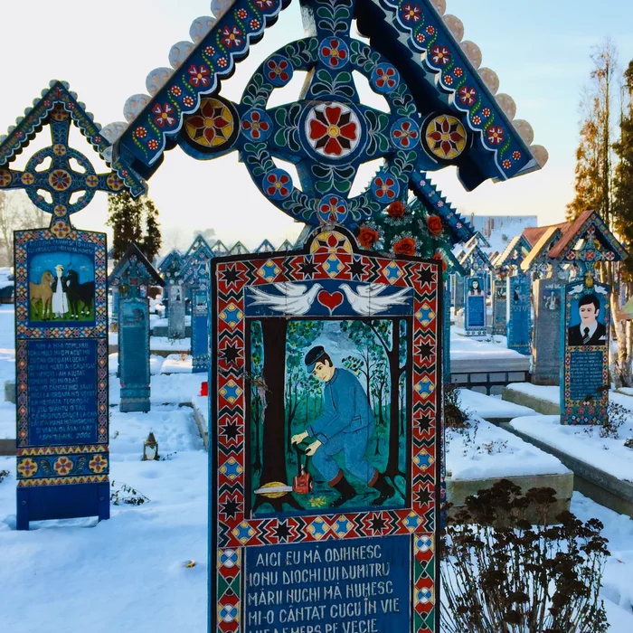 Самое яркое кладбище в мире Путешествия, Румыния, Кладбище, Праздники, Длиннопост, Яндекс Дзен