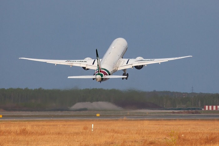       - Boeing 773 , , Alitalia, , 