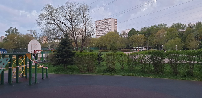 один в темной комнате. Смотреть фото один в темной комнате. Смотреть картинку один в темной комнате. Картинка про один в темной комнате. Фото один в темной комнате