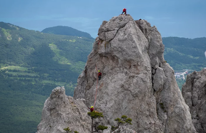 Yalta rescuers installed the Victory Banner on the top of Ai-Petri - My, Crimea, Yalta, Ai-Petri, May 9 - Victory Day, The photo, Photographer, Video, Longpost