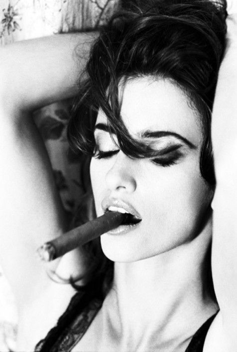 Smoking lady #26.0 - Beautiful girl, Sexuality, Smoking, Erotic, Girls, Brunette, Penelope Cruz