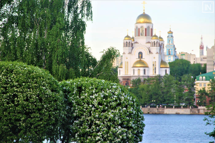 сквер в екатеринбурге под храм где находится. Смотреть фото сквер в екатеринбурге под храм где находится. Смотреть картинку сквер в екатеринбурге под храм где находится. Картинка про сквер в екатеринбурге под храм где находится. Фото сквер в екатеринбурге под храм где находится