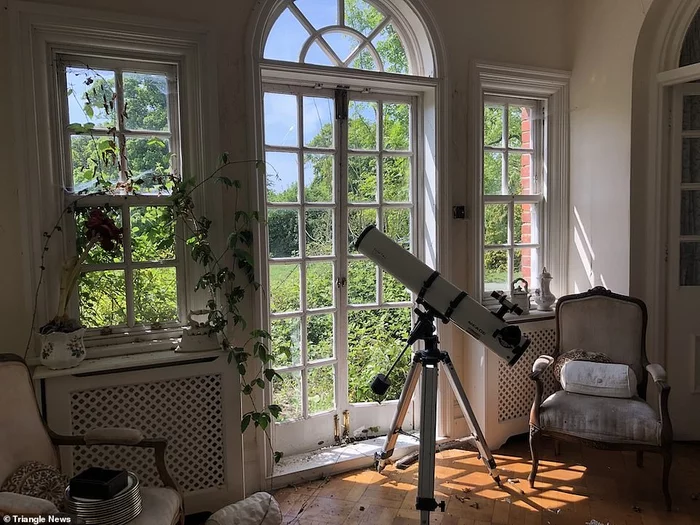 Жуткий заброшенный особняк, застывший во времени Застывшее время, Особняк, Замок, Англия, Загадочные, Место, Длиннопост, Фотография Жуткий заброшенный особняк, застывший во времени Застывшее время, Особняк, Замок, Англия, Загадочные, Место, Длиннопост, Фотография