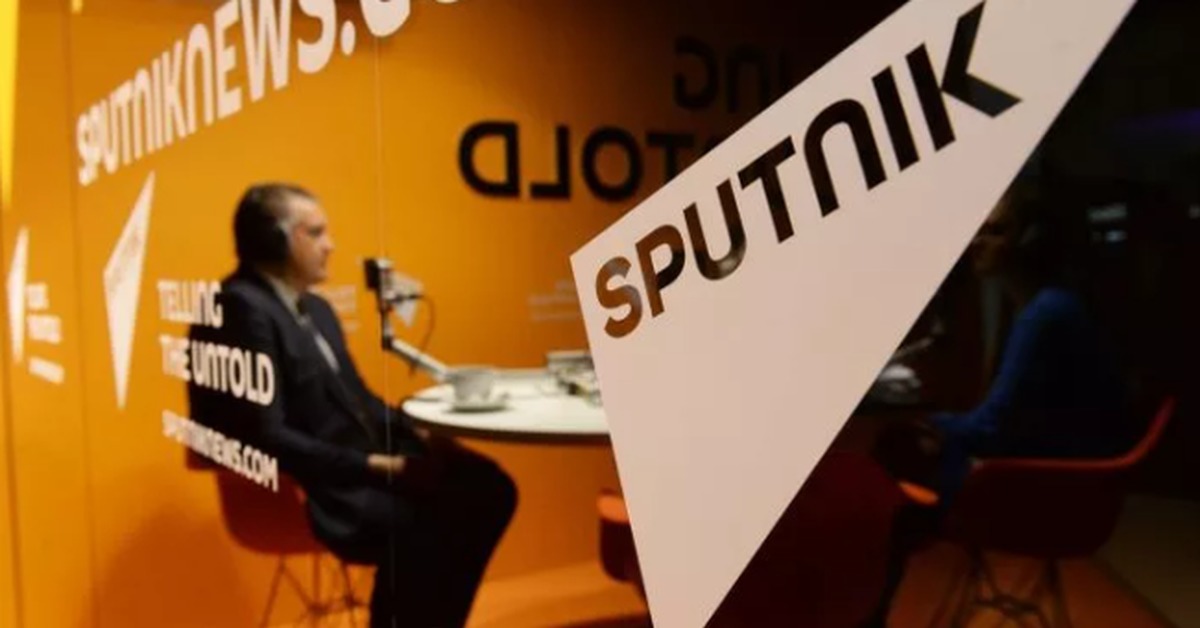 Sputniknews. Sputnik агентство. Радио Спутник. Радио Спутник логотип. Sputnik СМИ.