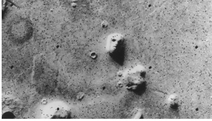 From squirrel to ghost: the most unusual “finds” from Mars - Mars, The photo, Optical illusions, Longpost