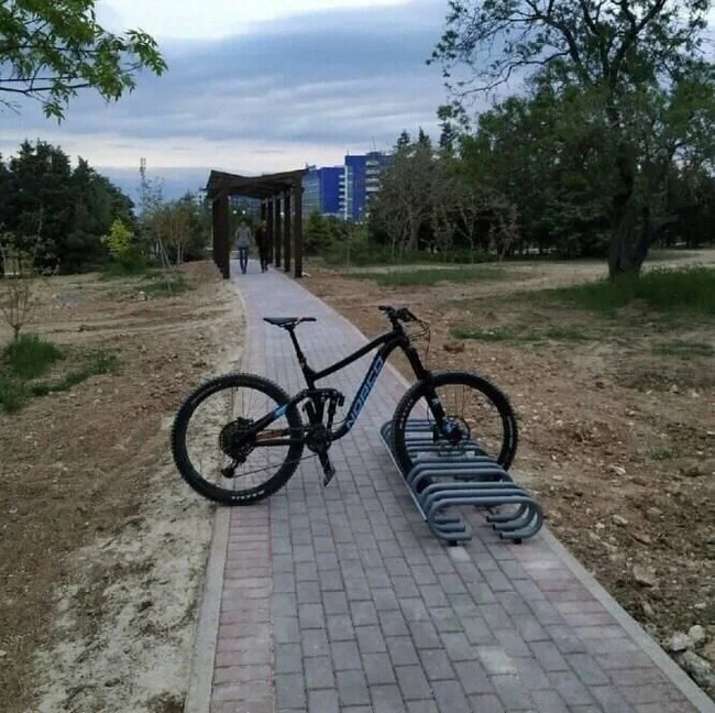 Perfect! - A bike, Sidewalk, Rukozhop, Sevastopol