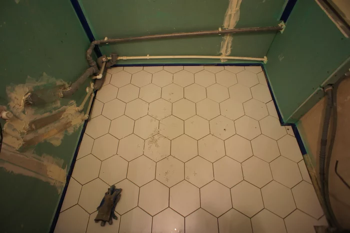 Bathroom renovation, super-economy option (crisis, post-Covid) - My, Bathroom renovation, Krasnoyarsk, Courage and not dementia, Longpost