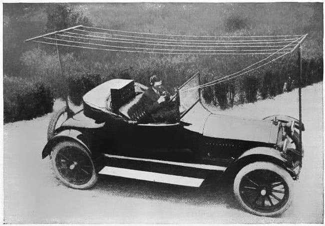 Autoradio - Black and white photo, 1919, Automotive classic, Radio