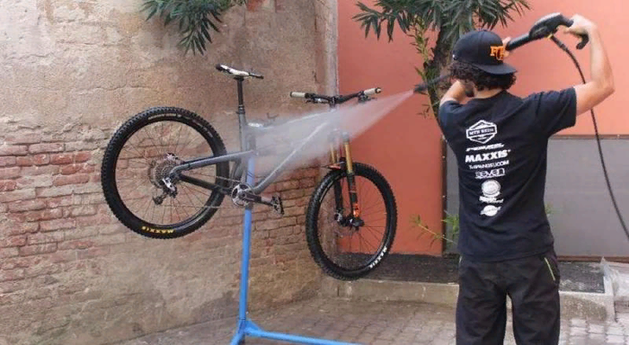 Обмыли уже велосипед?