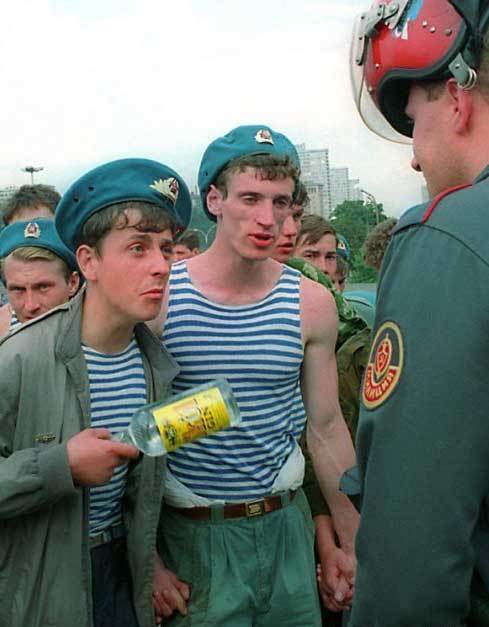 Шокирующие фото. Пьянки, драки и сексуальные оргии под флагом «Единой России»