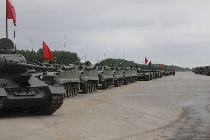 Training of a mechanized column for the Victory Parade in St. Petersburg - Saint Petersburg, Parade, May 9 - Victory Day, Military equipment, Tanks, Army, The photo, Military, Longpost