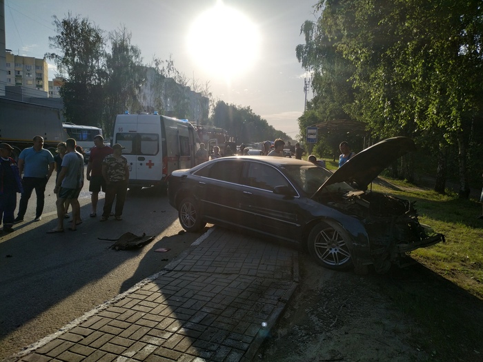 В Воронеже водитель снес семью Авто, Audi, ДТП, Авария, Негатив, Воронеж, Видео, Длиннопост