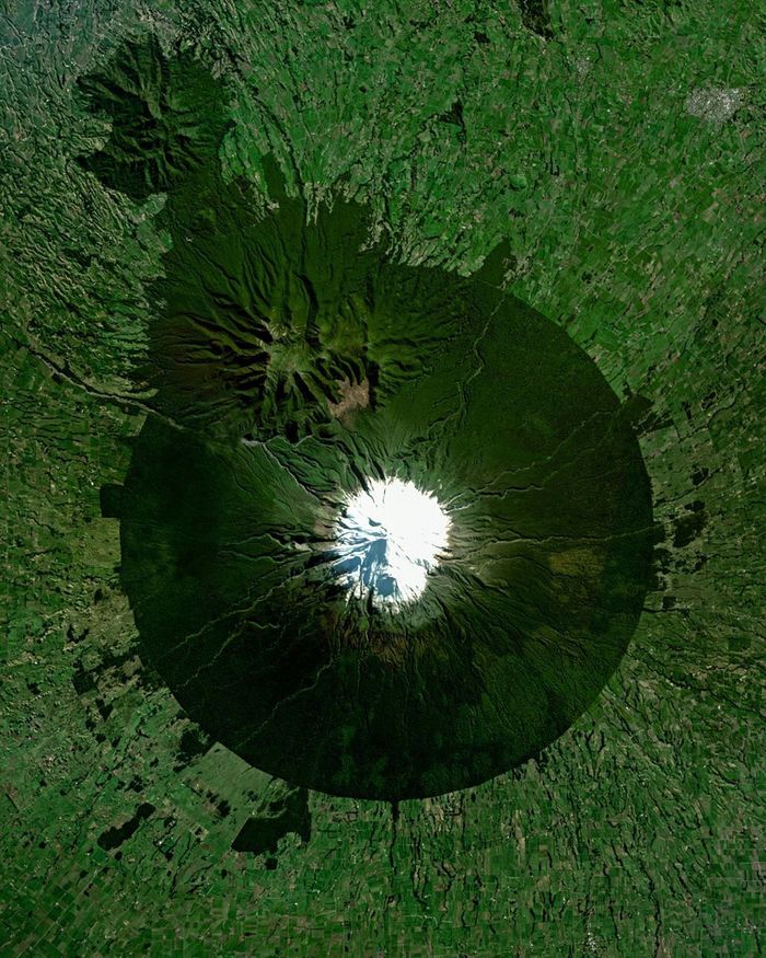 Volcano Taranaki - The photo, View from above, Volcano, New Zealand, Taranaki