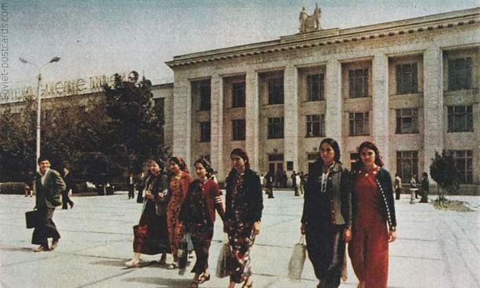 Univer - middle Asia, the USSR, Turkmenistan, Turkmens, Ashgabat, Studying at the University, Girls, Nationality