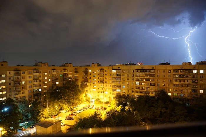 Thunderstorm on a summer night - My, Thunderstorm, Night, Lightning