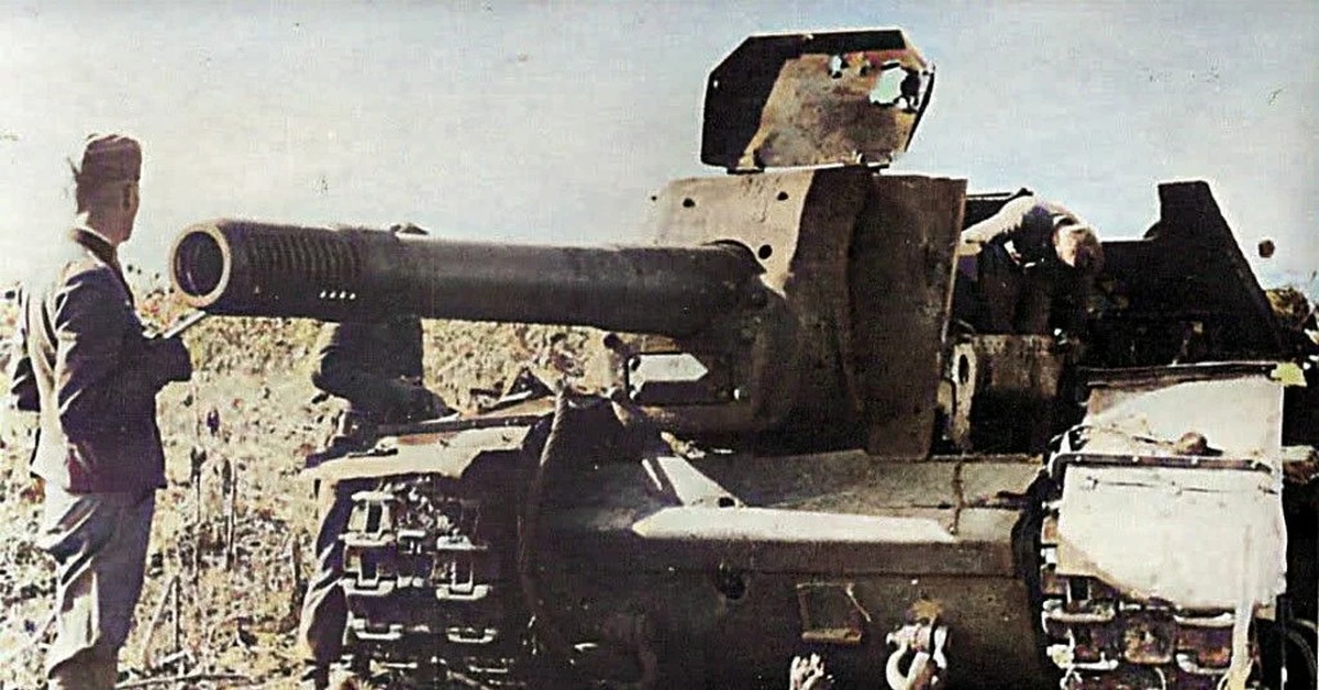 Немецкие танки после. Подбитые танки ИСУ 152. Су 152 Курская дуга. ИСУ 152 зверобой Курская дуга.