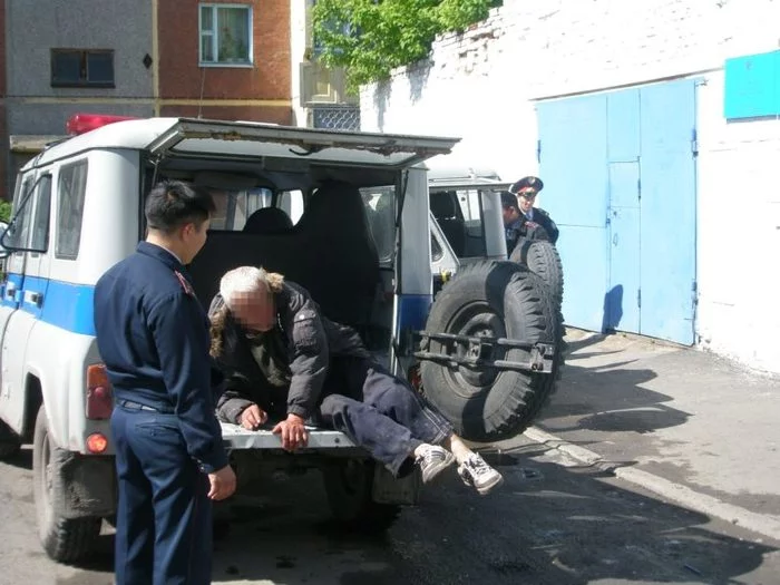 Полицейские Южно-Сахалинска будут объяснять бомжам правила поведения на городской свалке - Экология, Свалка, Бомж, Полиция