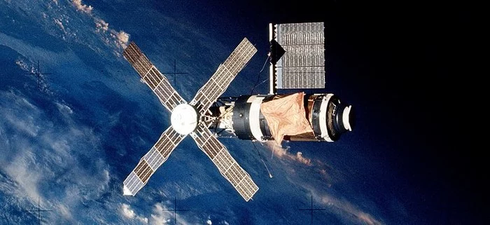 Skylab strike. - Skylab, NASA, Space, Space station, Astronaut, Video
