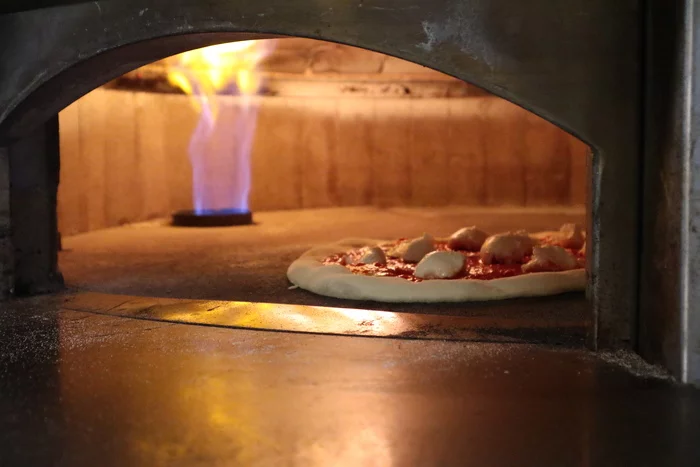 Neapolitan pizza. Gas oven - My, Pizza, Bake, Gas