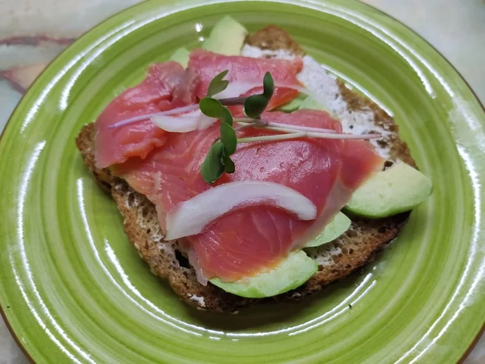 Тост с авокадо и форелью (Toast with avocado and trout) - Моё, Рецепт, Кухня, Еда, Бутерброд, Длиннопост, Кулинария