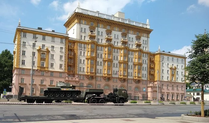 First, it's beautiful! - parade rehearsal, 75 years, T-34, Russia, Embassy, USA, Politics