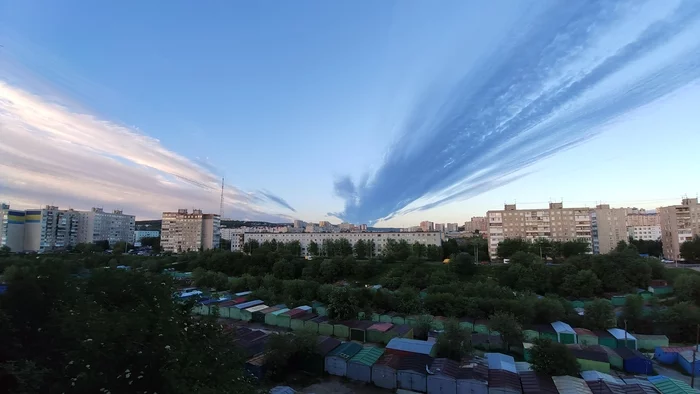 Летели облака, летели далеко - Моё, Мурманск, Облака, Полярный день, Длиннопост