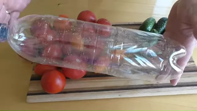 Маринованные овощи в бутылке