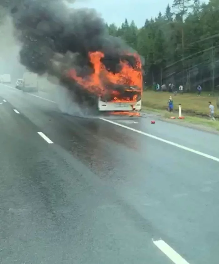 The bus is on fire - Priozersk, Leningrad region, Is burning, Bus, Track, Sortavala, Video, Interesting, Longpost