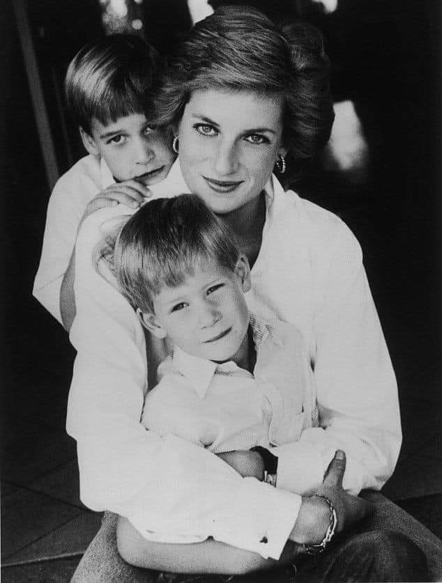 Lady Dee's birthday - Black and white photo, Princess Diana, Longpost