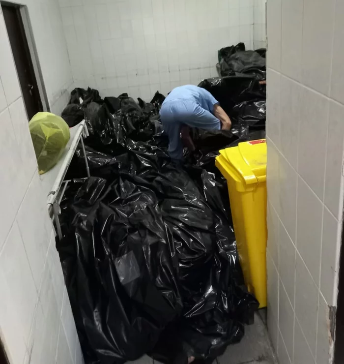 From fake to truth: photos of bags with corpses lying on the floor of the morgue are being discussed in Tomsk - Tomsk, Morgue, Coronavirus, Scandal, Negative, Longpost