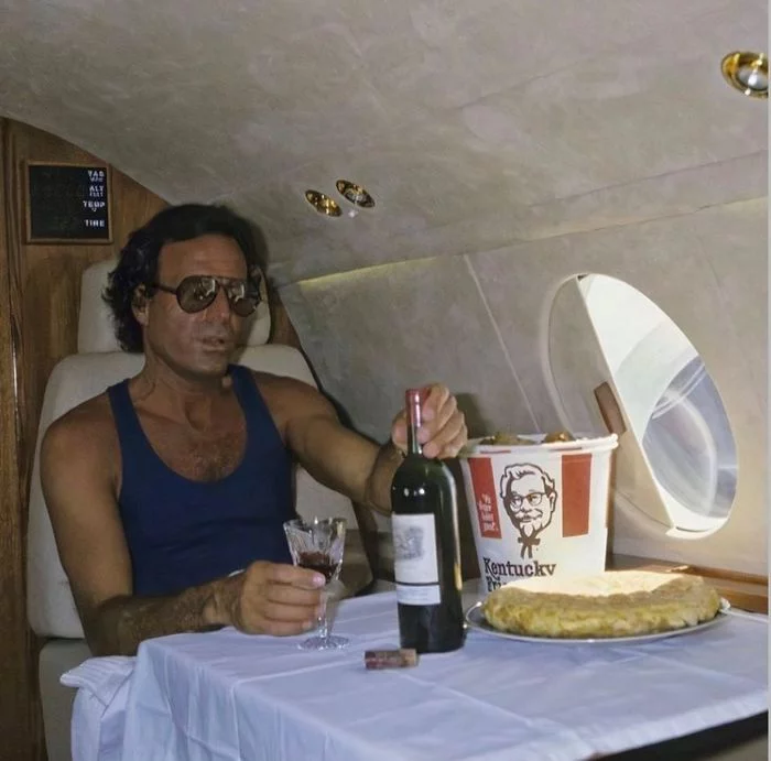 Julio Iglesias - Julio Iglesias, Celebrities, The photo, Images, KFC