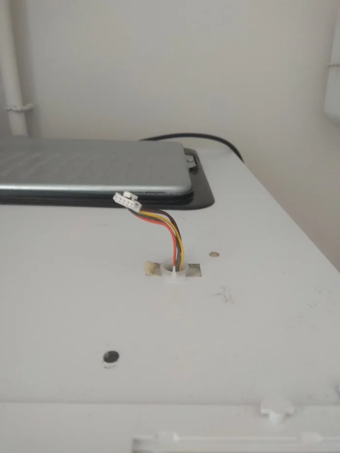 Can you tell me what this conclusion is on the roof of the refrigerator for? - My, Refrigerator, Connector, Question