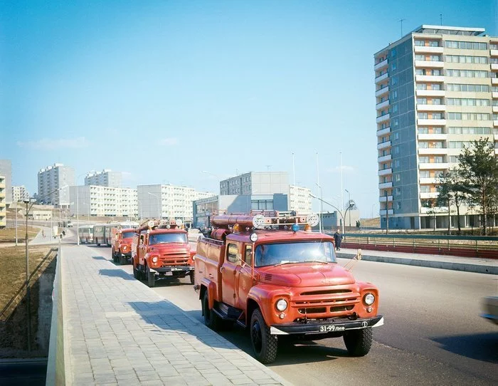 Ответ на пост «Пожарные машины ЗИЛ АЦ-40. Вильнюс, 1974 год» - Моё, Фотография, Ретро, СССР, Литва, Вильнюс, Было-Стало, Ответ на пост, Длиннопост