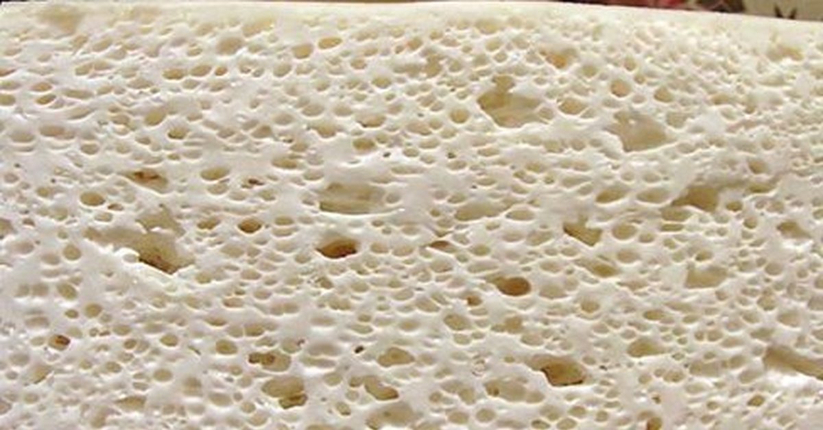 Как дольше сохранить свежий сыр. Пористый сыр. Сыр с дырочками. Дефекты сыра. Пористая структура сыра.