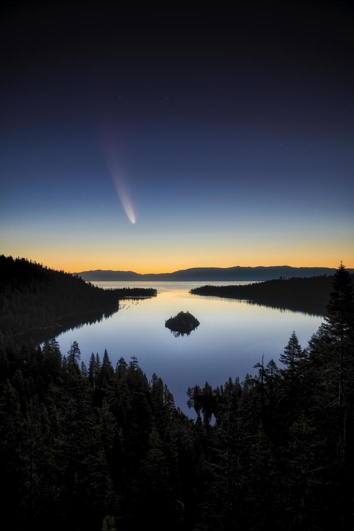 Comet NEOWISE over the Emerald Bay of Lake Tahoe, California! - Lake Tahoe, California, USA, Neowise, Comet, Sky, The bay, Reddit